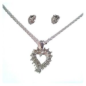NEW 3 piece Jewelry Set Heart Pendent Necklace Earring Simulated Diamond Sparkle